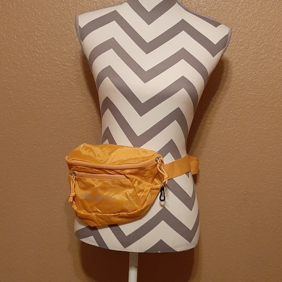 Eddie Bauer Fannypack - Picture 3 of 7